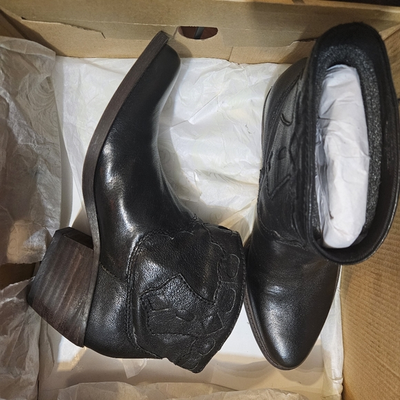Nine West Leather Cowboy Ankle boots Size 5 - Picture 4 of 4